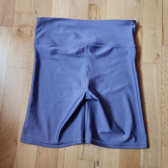 Under Armour Heat Gear Compression Shorts, Women's Medium - Picture 5 of 5